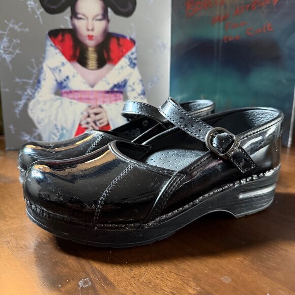 Dansko Black Patent Leather Mary Jane Clogs Size 39 - Picture 1 of 6